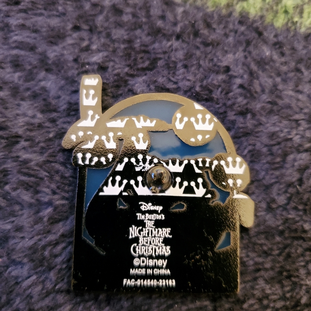 Loungefly Disney NBC Summer Translucent Pin Blind Box - Lock Shock Barrel - Picture 3 of 3